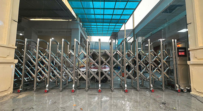 Cổng xếp inox 201 và 304, cổng xếp hợp kim nhôm cho công ty, cơ quan